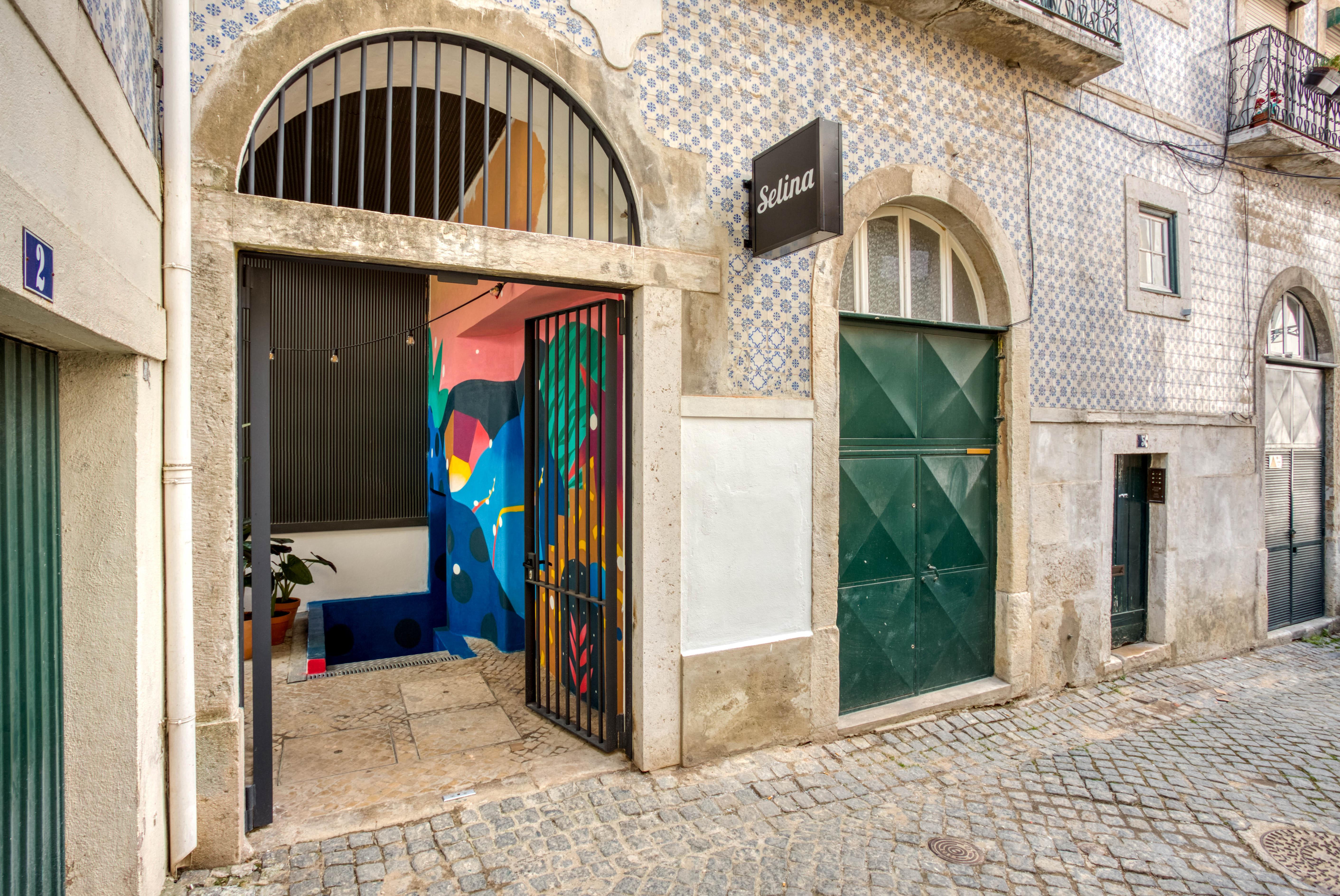Selina Secret Garden Hostel *